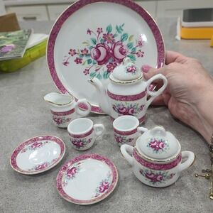 Nantucket Miniature Porcelain 10 pc Tea Set Roses Gold W/ Original Case